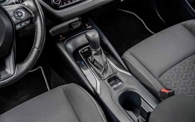 Toyota Corolla cena 77900 przebieg: 118491, rok produkcji 2019 z Piła małe 562